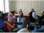 warga-kesal-harga-ganti-rugi-lahan-ka-cepat-jakarta-bandung-terlalu-murah_20180508_131012.jpg
