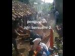 warga-memberi-sanksi-sosial-dengan-membakar-baju.jpg
