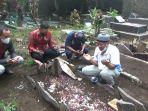 yosef-ke-makam-nangis.jpg