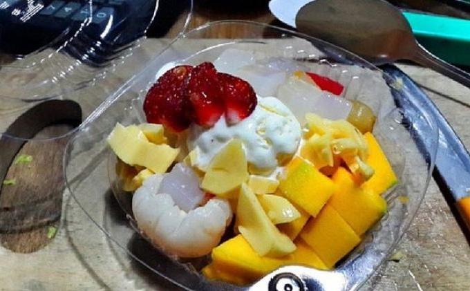 Hmmm. . .Yummi! Menyantap Ketan Plus Susu di Food Truck - ketan_1.jpg