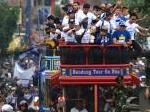 Persib_diarak_satu.jpg<pf>Persib_diarak_dua.jpg<pf>Persib_diarak_tiga.jpg<pf>Persib_diarak_empat.jpg<pf>Persib_diarak_lima.jpg