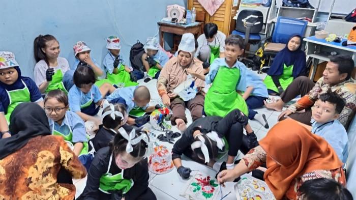 Ratusan Anak Prasejahtera Terima Bantuan Perlengkapan Sekolah Lewat Program Anak Asuh Sinambung