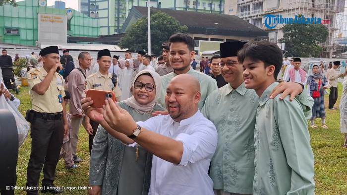 DIDIT BERTEMU ANIES - Momen pertemuan Didit Prabowo dan Anies Baswedan setelah Salat Idulfitri di Masjid Agung Al-Azhar, Kebayoran Baru, Jakarta Selatan, Sabtu (21/3/2026).