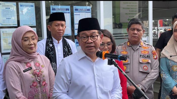 Gubernur DKI Jakarta Pramono Anung saat ditemui di Puskesmas Kecamatan Kebayoran Lama, Jakarta Selatan, Jumat (9/1/2026).