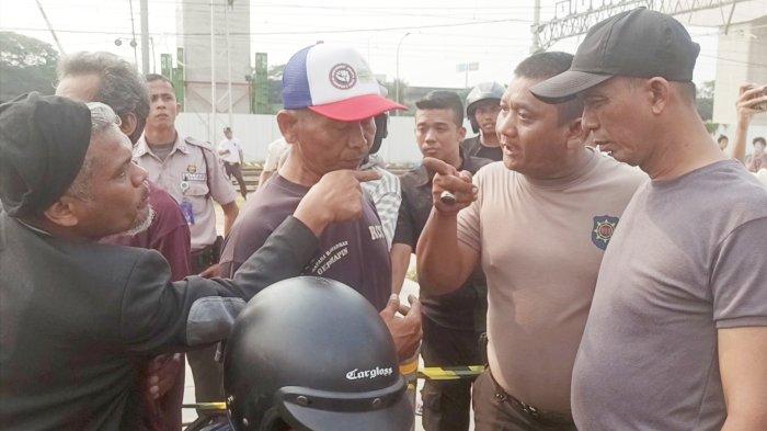 Dilarang Masuk KSB, Pengacara Warga Kampung Bayam Ngamuk Adu Mulut dengan Sekuriti