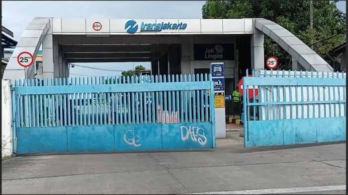 Kantor pusat PT Transjakarta di Kelurahan Kebon Pala, Kecamatan Matraman, Jakarta Timur, Rabu (12/11/2025).