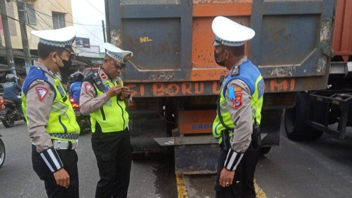 Kecelakaan Hari Ini di Tangerang, Truk Fuso Tabrak Pembatas Jalan Gara-gara Sopir Ngantuk Berat