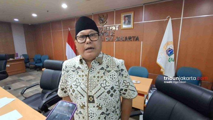 Ketua Komisi E DPRD DKI Jakarta, Muhammad Thamrin usai rapat evaluasi dengan dua kontraktor yang menangani renovasi sekolah di Jakarta. (TRIBUNJAKARTA.COM/ELGA PUTRA).