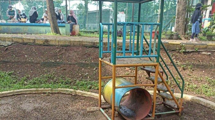 Kondisi wahana bermain anak di RPTRA Cililitan, Jalan Buluh, Cililitan, Kramat Jati, Jakarta Timur.
