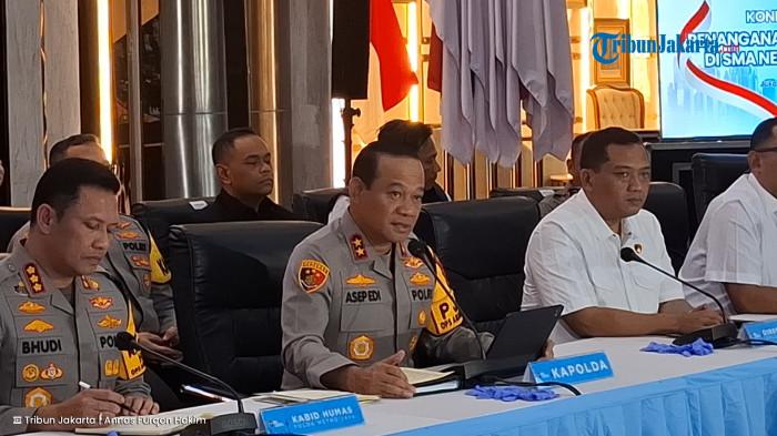 Konferensi pers pengungkapan kasus ledakan di SMAN 72 Jakarta di Polda Metro Jaya, Jakarta Selatan, Selasa (11/11/2025).
