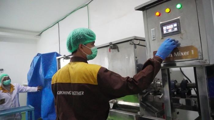 STRATEGI PERTUMBUHAN BISNIS - Pabrik maklon minuman serbuk Nutrisius Sari Persada di Bogor mendukung brand besar dalam memproduksi produk dengan kualitas terstandar dan waktu peluncuran yang singkat.