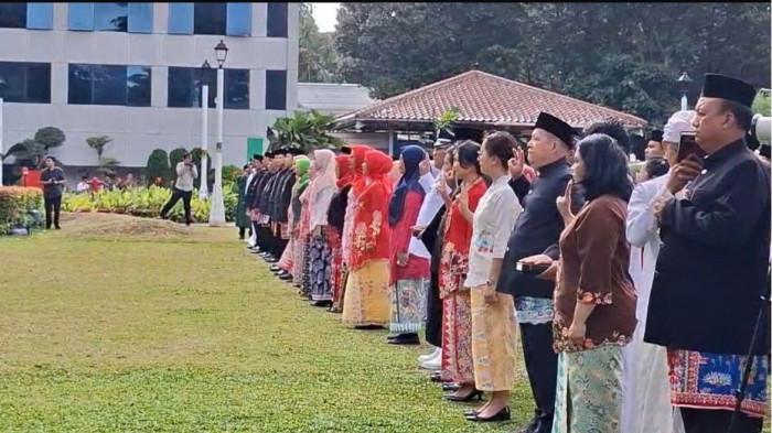 PELANTIKAN ASN  - Sejumlah ASN pejabat eselon III dan IV tampak tengah mengikuti pelantikan yang digelar di Balai Kota Jakarta, Gambir, Jakarta Pusat, Rabu (5/11/2025).