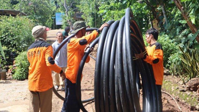 Desa Poring Warga Kompak Tolak Pemasangan Pipa Air