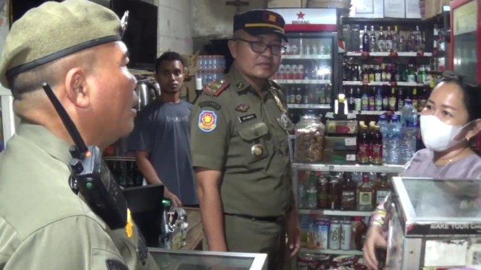 Puluhan Botol Miras dan Tujuh Pengaman di Pasar Rebo Diamankan Petugas