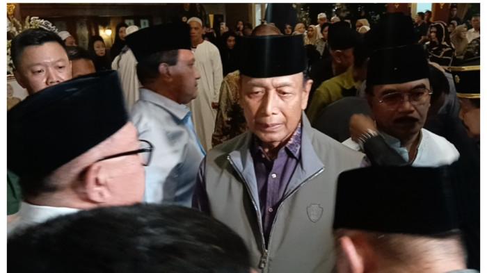 RUMAH DUKA -Penasihat Khusus Presiden Bidang Politik dan Keamanan, Wiranto di rumah duka Cipayung, Jakarta Timur, Minggu (16/11/2025). TRIBUNJAKARTA.COM/BIMA PUTRA