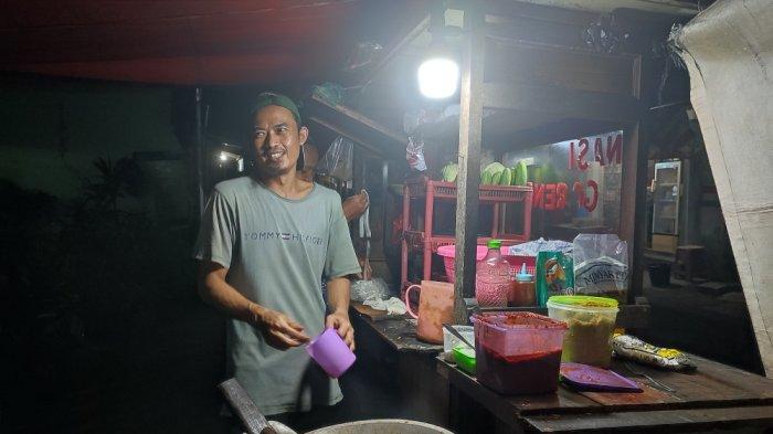 Cerita Herman Kabur dari Malaysia Lewat Hutan, Kini Jadi Penjual Nasi Goreng Tersohor di Jaktim