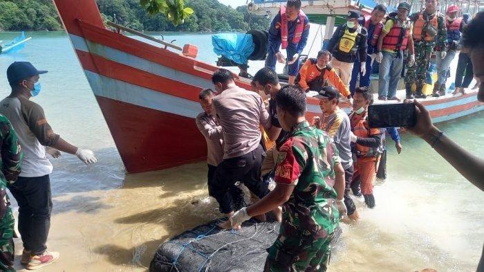 Jasad Kru Helikopter Polri yang jatuh di Belitung Timur Ditemukan dalam Kondisi Pakai Pelampung