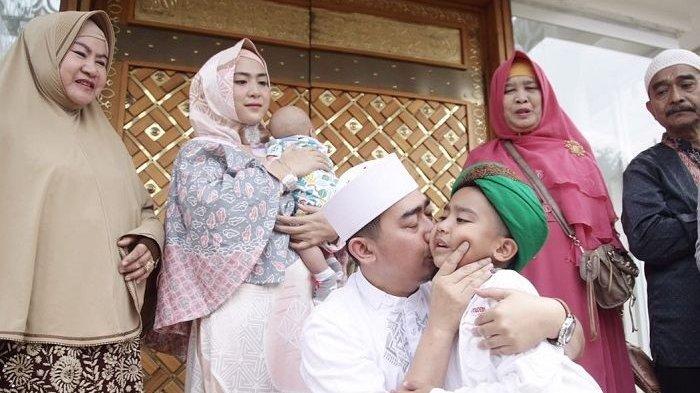Putra Ustaz Solmed Berhenti dari Pesantren karena Langgar Pantangan, Begini Kesaksian April Jasmine