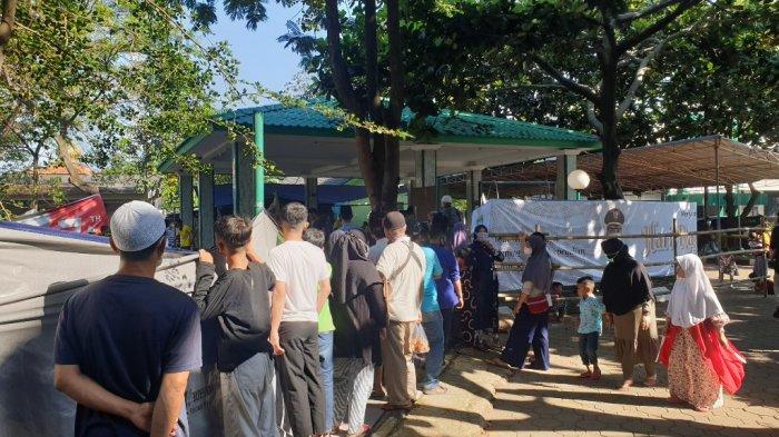 Hindari PMK, Penyembelihan Hewan Kurban di Masjid Raya Al-Azhom Tangerang Diawasi Dokter Ahli