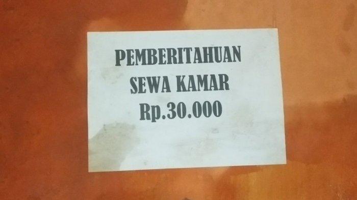 Bilik kamar di gang Royal, RT 02/RW 13 Kelurahan Penjaringan, Kecamatan Penjaringan, Jakarta Utara, Rabu (29/1/2020) malam. 