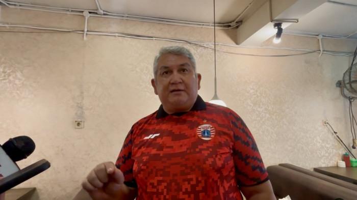 Ketua Panitia Pelaksana (Panpel) Pertandingan Persija Jakarta, Ferry T. Indrasjarief alias Bung Ferry, saat ditemui di kawasan Jakarta Utara 