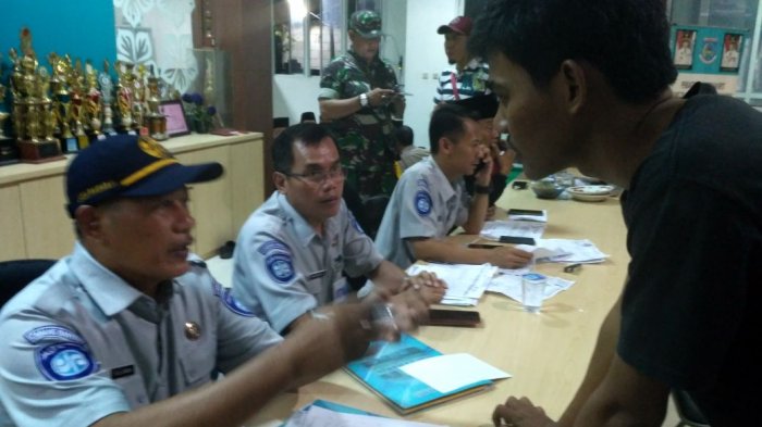 Kantor Kelurahan Pisangan Buka Posko Santunan Korban Kecelakaan Tanjakan Emen
