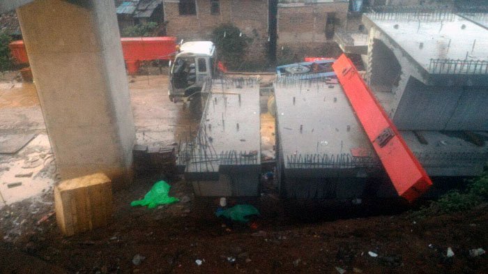 Robohnya Bantalan Crane Double Double Track Tak Ganggu Perjalanan Kereta