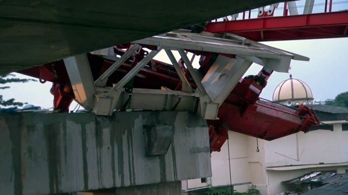 Korban Crane Roboh di Matraman Tewas Diduga Tertimpa Lempengan Besi