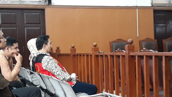 Tampak Gagah, Gatot Brajamusti Hadiri Sidang Lanjutan Di Pengadilan Negeri Jaksel