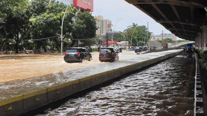 Musim Hujan, Galian Kabel di Saluran Air Sebabkan Genangan Baru di Jakarta Pusat