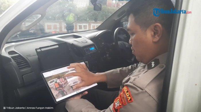 Pelaksanaan Operasi Zebra Jaya 2025 di kawasan Pasar Minggu, Jakarta Selatan, Selasa (18/11/2025).