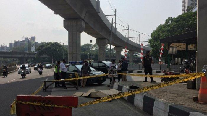 Diduga Sakit Jantung, Pria 74 Tahun Tewas Tergeletak di Depan Poins Square Lebak Bulus