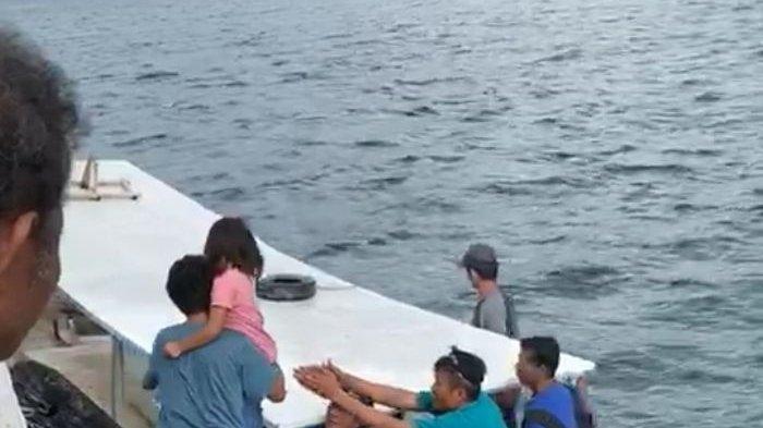 Kapal KM Arwana Tabrak Karang Bongkok di Kepulauan Seribu, Seluruh Penumpang Dievakuasi