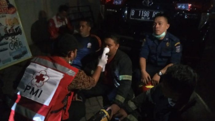 4 Jam Padamkan Api di Supermarket BJ Home, Petugas Sesak Nafas Terlalu Banyak Hirup Asap