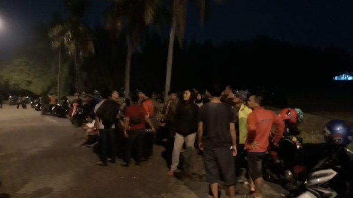 Pegawai Pasrah Lihat Langsung Supermarket BJ Home Ludes Dilalap Api