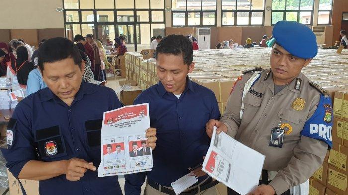 1.632 Lembar Surat Suara Sobek Hingga Kualitas Buruk di Kabupaten Tangerang