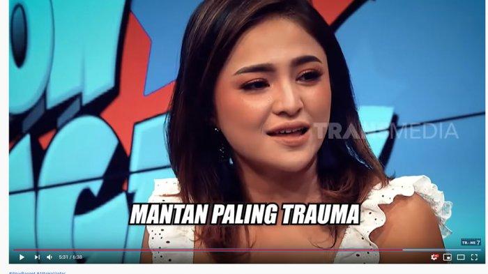 Marshanda saat menjadi bintang tamu di acara Wow Banget Trans 7. 
