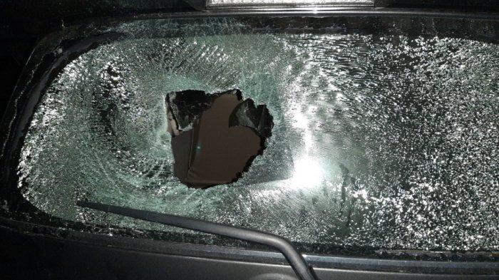 Dilempari Batu Setelah Sopir Mencuri di Minimarket Kemang, Begini Kondisi Mobil Innova