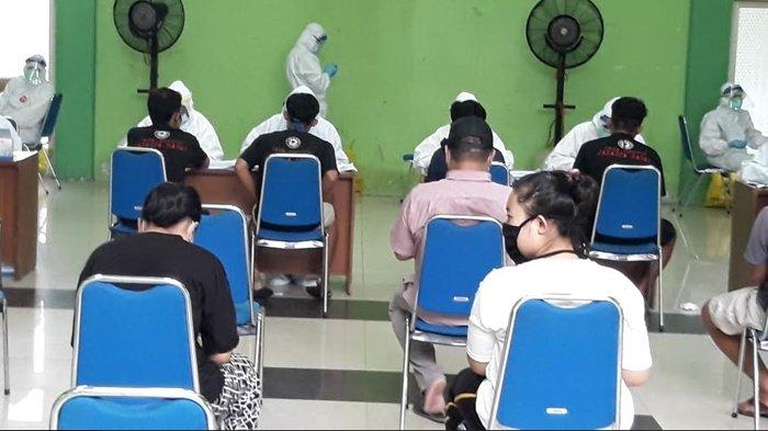 Digelar Banyak Pedagang Tak Jualan di Pasar Bunga Rawa Belong Karena Takut Ikuti Swab Test