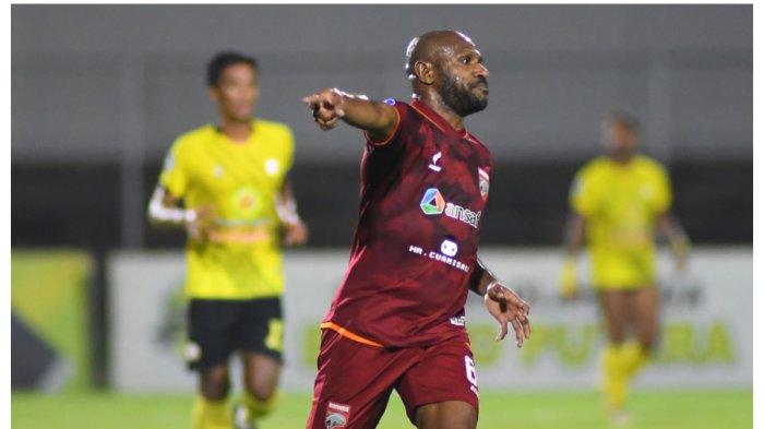 Rasa Cinta Tak Luntur, Tangis Boaz Solossa Lihat Persipura Turun Kasta: Habis Sudah Kata-kata