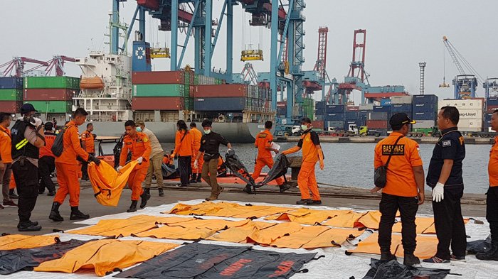 Tiba di JICT II, RIB Basarnas Bawa 31 Kantong Jenazah