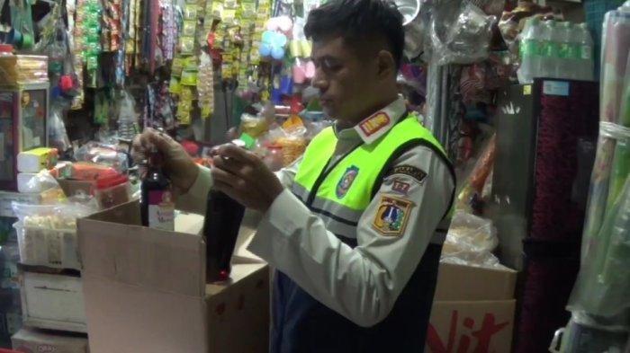 Jual Petasan dan Miras, Empat Toko Jamu di Jagakarsa Digerebek Satpol PP