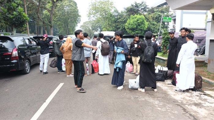Sebanyak 613 WNI Penyintas Perang Sudan Dipulangkan dari Asrama Haji ke Daerah Asal