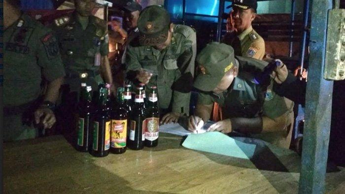 Razia Gabungan: 174 Botol Miras Diamankan di Kawasan Cipayung