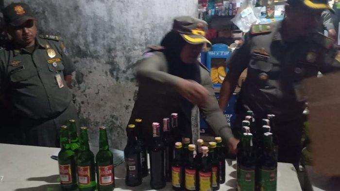 Razia di 4 Kecamatan, Satpol PP Jakarta Timur Sita 489 Botol Miras dan 9 Wanita Rawan Sosial