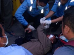 Diduga Mabuk, Pengendara Motor Tabrak Anggota Satpol PP Hingga Patah Tulang