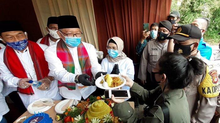 Usai Daftar Cawalkot Tangsel, Siti Nur Azizah Rayakan Ulang Tahun di Kantor KPU