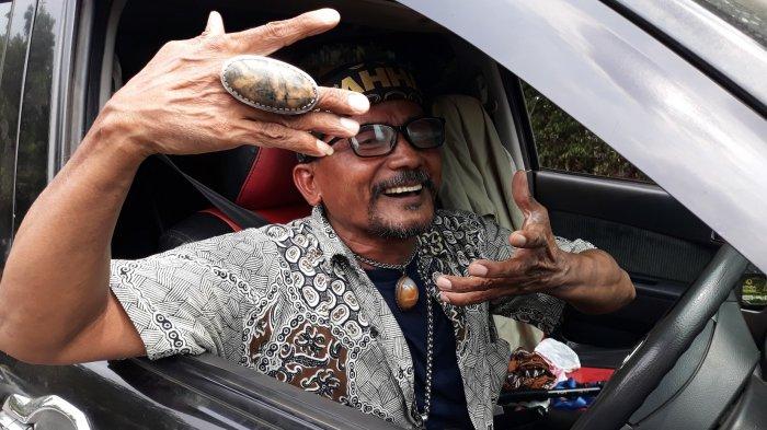 Perjuangan Dasiman Sopir Taksi Online Demi Keluarga, Jadi Youtuber Hingga Rela 6 Hari Tidur di Mobil