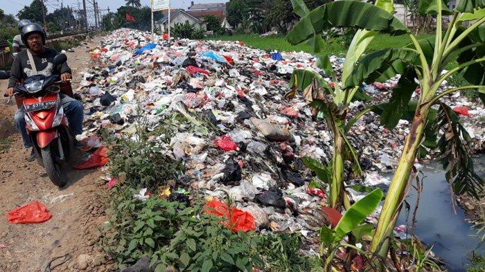 DLH Tangsel Terhambat Akses Jalan untuk Bersihkan Tumpukkan Sampah di Dekat Stasiun Sudimara