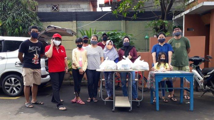 Dengar Curhatan Ketua RT, Ismunandar Ajak Warga Komplek Bagikan Sembako untuk Wilayah Sekitarnya